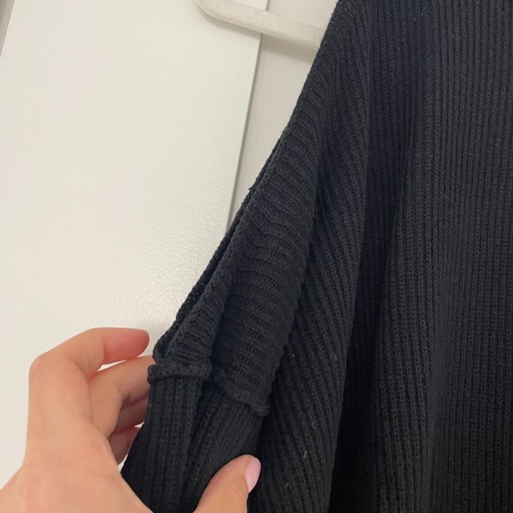 HOLLISTER‎ black cold shoulder sweater excellent condition size S - Picture 4 of 7